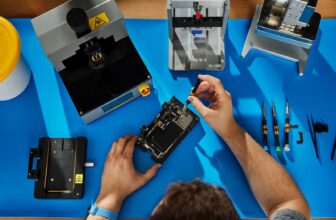 Learn how to repair an iPhone or Mac your self wit...