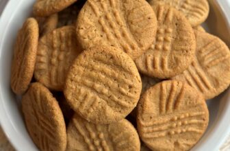 THREE INGREDIENT EASY PEANUT BUTTER COOKIES