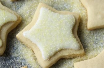 Simple Sugar Cookies (No Chill + Step-by-Step Vide...