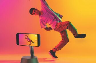 Belkin’s iPhone dock swivels and tilts to co...