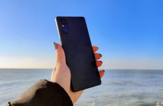 The Sony Xperia 5 V is the compact digicam cellpho...