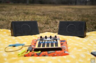 Distinctive wi-fi transportable studio displays