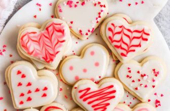 Valentine’s Cookies – Spend With Penni...