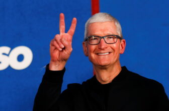 Apple backtracks on plans to eliminate net apps on...